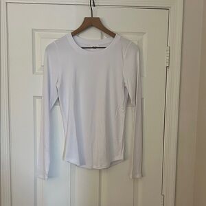 Aritzia Crisp White Long Sleeve Top